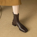 Bota de Couro Bico Quadrado com Saltinho York