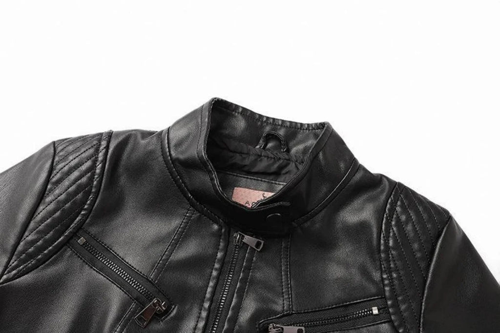 Jaqueta Feminina Slim Black Luxe com Gola Alta Estilo Motociclista - (Promoção de Inverno 2026)